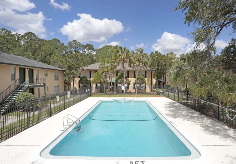 apartments on hogan road